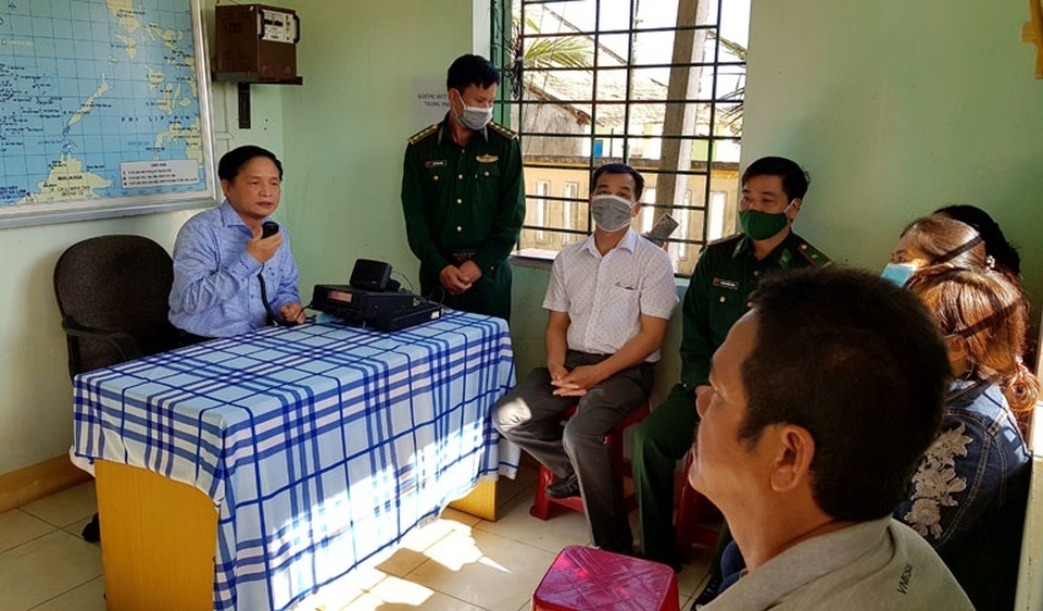 Hàng trăm ngư dân Phú Yên vươn khơi đón Tết trên biển - 8 Hàng trăm ngư dân Phú Yên vươn khơi đón Tết trên biển - 8