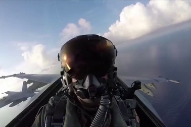 Mỹ bắn rơi máy bay quân đội Syria