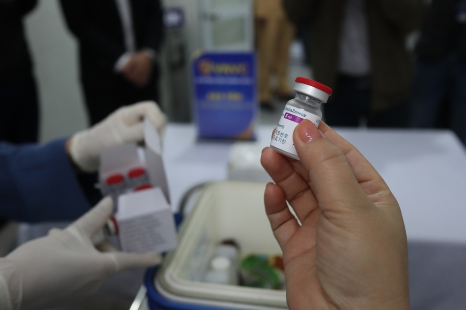 Bộ Y tế lên tiếng về việc một số nước tạm dừng tiêm vắc xin AstraZeneca - 1 Bộ Y tế lên tiếng về việc một số nước tạm dừng tiêm vắc xin AstraZeneca - 1
