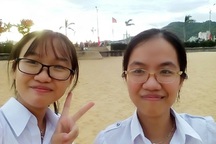 Ngưỡng mộ chị em sinh đôi đạt thủ khoa, á khoa kỳ thi tốt nghiệp THPT 2020