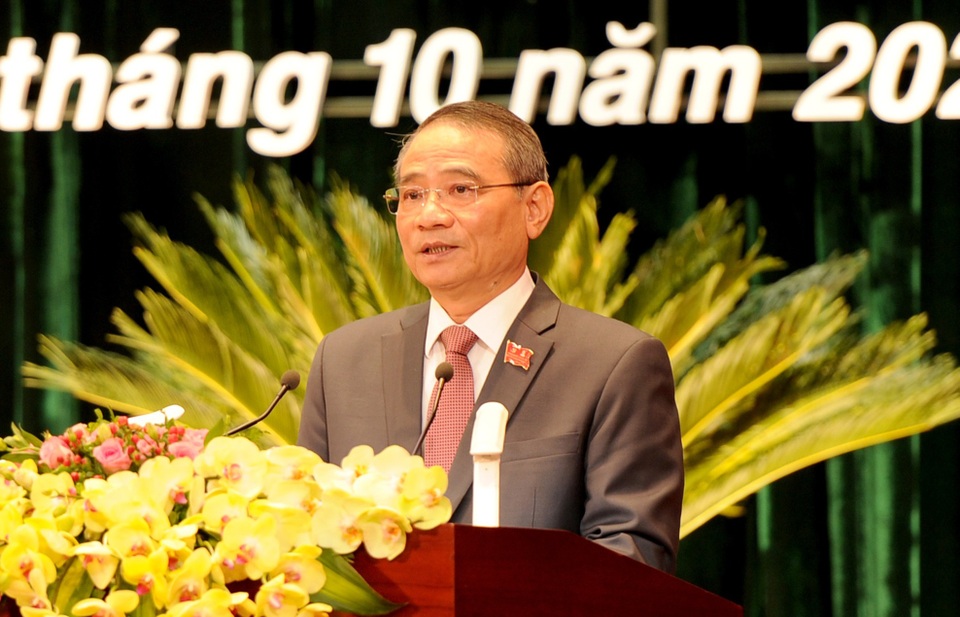 Đại biểu Đại hội Đảng bộ TP Đà Nẵng ủng hộ đồng bào miền Trung bị lũ lụt - 2