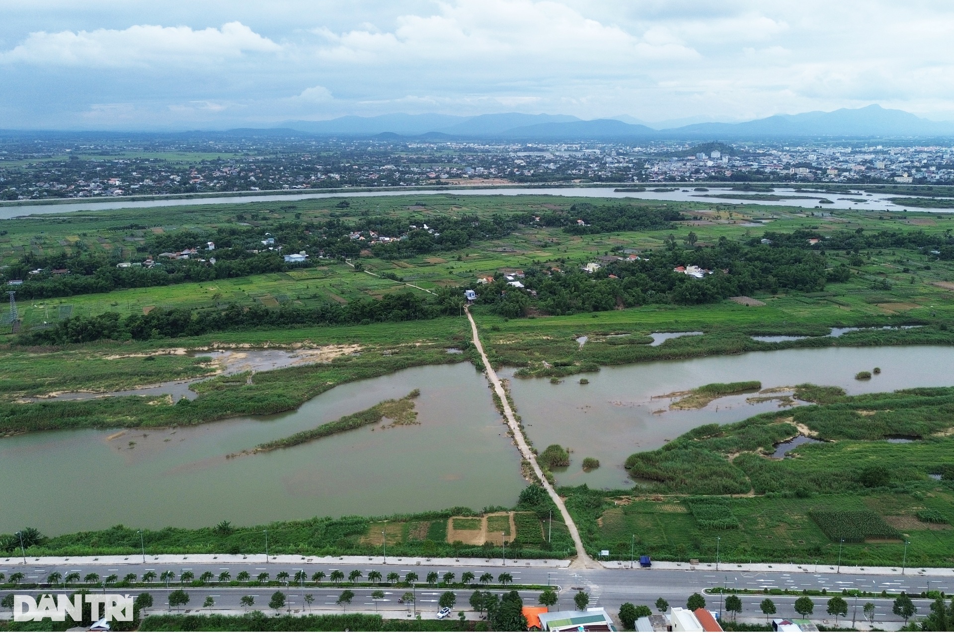 Đất đảo Ngọc ở Quảng Ngãi được tách thửa ồ ạt, chủ tịch tỉnh cũng bất ngờ - 9 Đất đảo Ngọc ở Quảng Ngãi được tách thửa ồ ạt, chủ tịch tỉnh cũng bất ngờ - 9