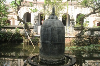 Những tăng ni “cởi áo cà sa khoác chiến bào ra trận”