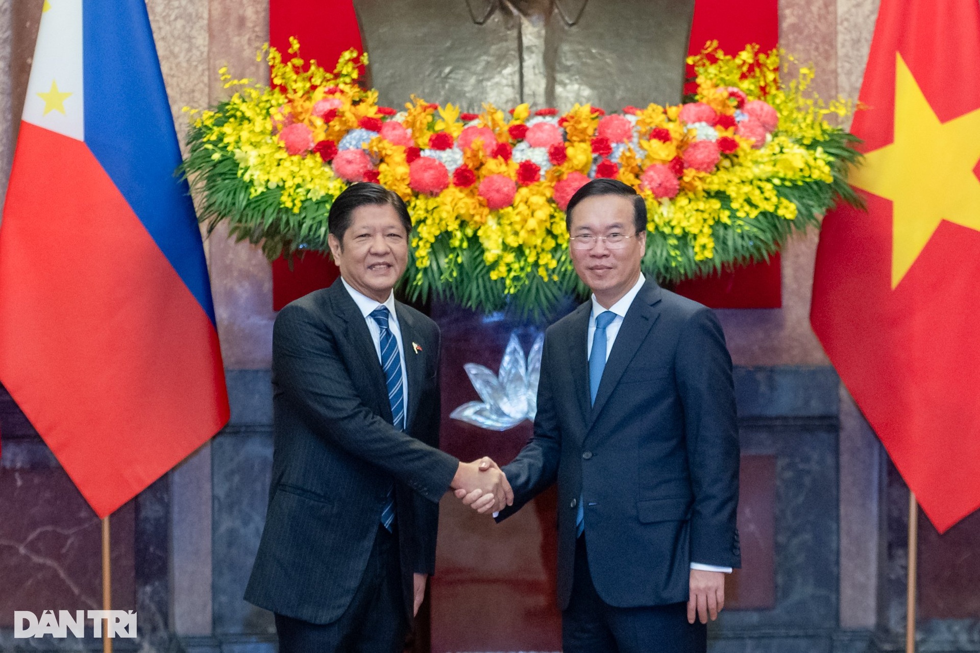 Việt Nam bắn 21 phát đại bác chào đón Tổng thống Philippines - 4 Việt Nam bắn 21 phát đại bác chào đón Tổng thống Philippines - 4