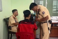 Thanh niên “bốc đầu” xe máy đăng TikTok bị tịch thu phương tiện ở TPHCM