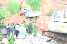 Người dân chung tay hỗ trợ gia đình nữ giáo viên tử vong do sạt lở đất