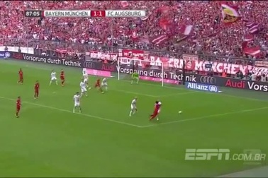 Tranh cãi: Trọng tài vẽ ra phạt đền giúp Bayern Munich chiến thắng