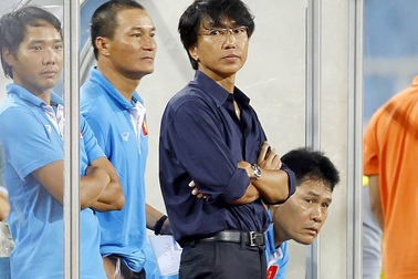 V-League 2018: HLV Miura tái ngộ bầu Đức