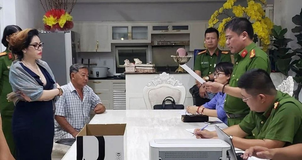 Nữ Giám đốc bất ngờ bị tâm thần sau khi chiếm đoạt hàng trăm tỷ đồng - 1 Nữ Giám đốc bất ngờ bị tâm thần sau khi chiếm đoạt hàng trăm tỷ đồng - 1