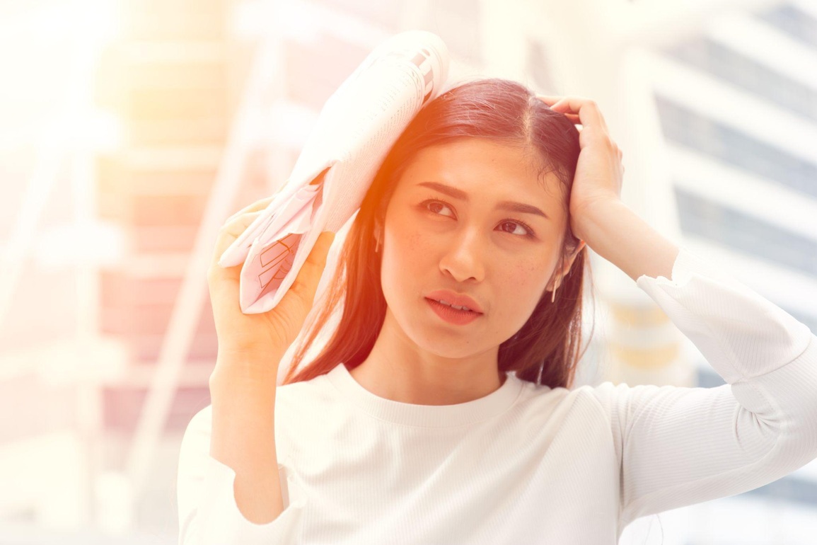 Khô mắt ngày hè, chuyện tưởng không mà lại có - 1 Khô mắt ngày hè, chuyện tưởng không mà lại có - 1