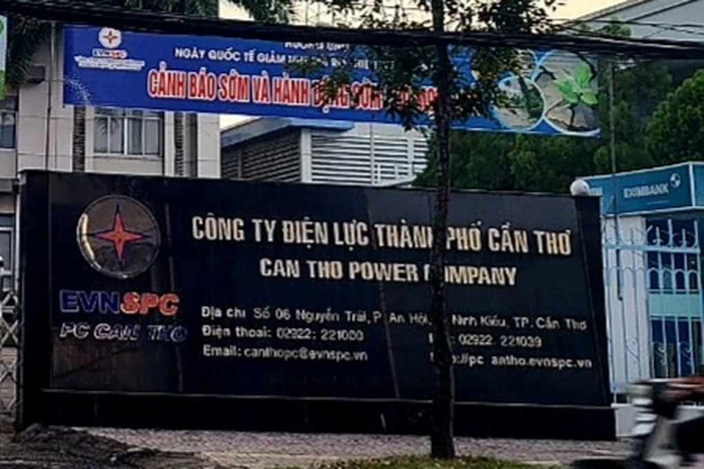 Tài xế Công ty Điện lực Cần Thơ tự vẫn tại cơ quan - 1 Tài xế Công ty Điện lực Cần Thơ tự vẫn tại cơ quan - 1