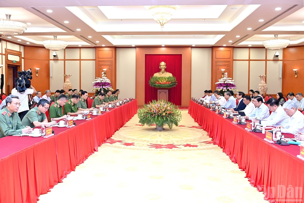 Bộ Chính trị cho ý kiến về phương án nhân sự của Đảng ủy Công an Trung ương - 1 Bộ Chính trị cho ý kiến về phương án nhân sự của Đảng ủy Công an Trung ương - 1