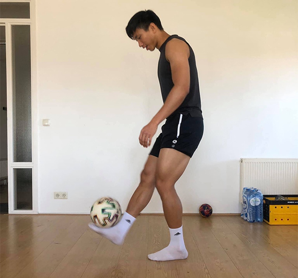 Chưa đầy 1 năm ở Heerenveen, Văn Hậu nổi cơ bắp cuồn cuộn - 1 Chưa đầy 1 năm ở Heerenveen, Văn Hậu nổi cơ bắp cuồn cuộn - 1