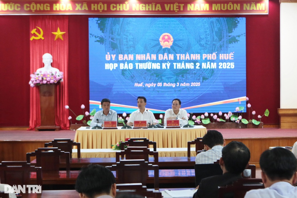 Nhiều lãnh đạo thuộc Ban Thường vụ Thành ủy Huế quản lý nghỉ hưu trước tuổi - 1 Nhiều lãnh đạo thuộc Ban Thường vụ Thành ủy Huế quản lý nghỉ hưu trước tuổi - 1