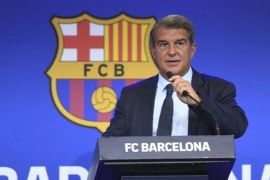 Được bơm núi tiền, Barcelona như chết đuối vớ được cọc