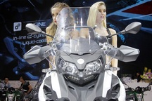 Benelli TRK 502 gây sốc với giá bán 136 triệu đồng