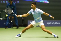 Vượt qua Medvedev, Djokovic gặp Tsitsipas ở chung kết Astana Open