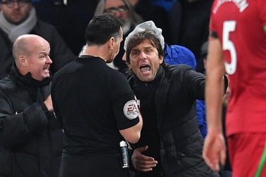 HLV Conte chính thức bị buộc tội, đối diện với án cấm chỉ đạo