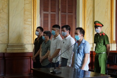 Xử lý nghiêm khắc cựu đội phó cảnh sát hình sự tổ chức đánh bạc