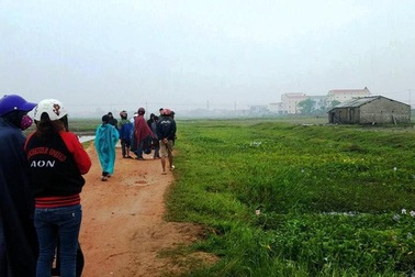 Bé trai chết đuối sau khi ra khỏi lớp: Tạm đình chỉ hai cô giáo