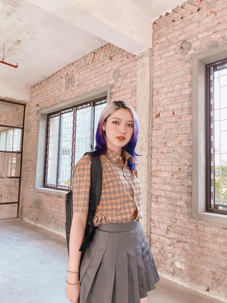 Nữ sinh trường Mỹ thuật theo đuổi phong cách cá tính và nổi loạn - 2