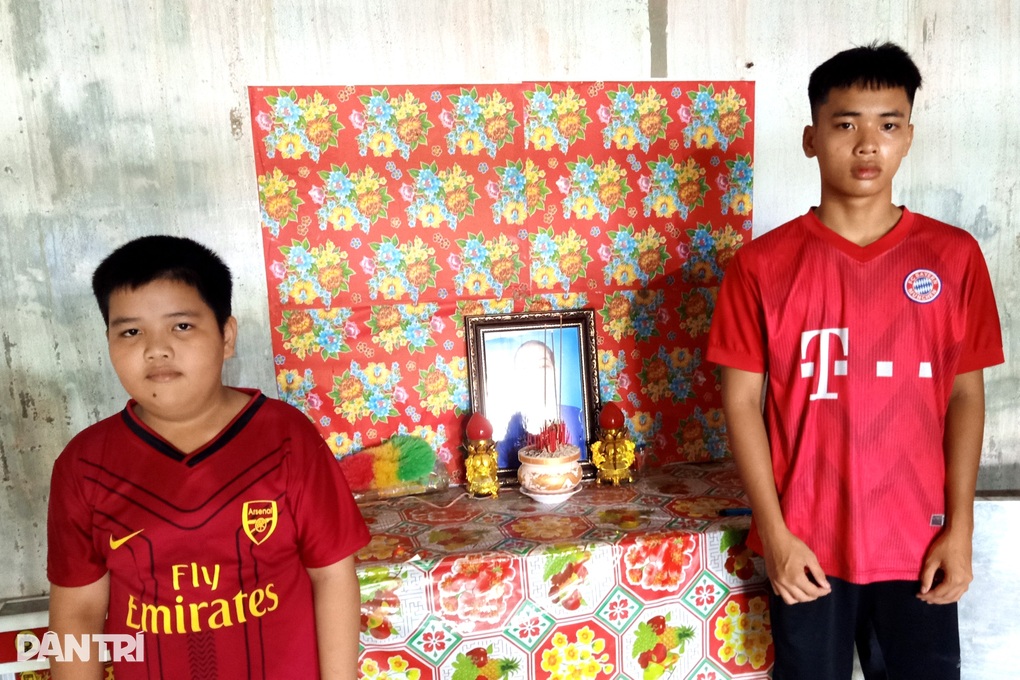 Mẹ mất vì Covid-19, cha bị ung thư, 2 con nguy cơ đói khổ, thất học - 1