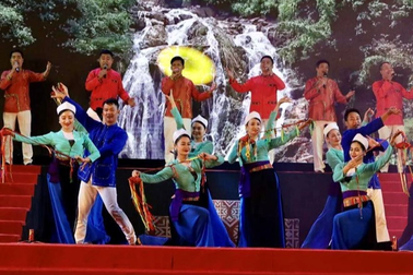 Khai mạc Liên hoan Làng du lịch cộng đồng các tỉnh Tây Bắc mở rộng