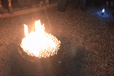 Ngao nướng bằng xăng - món đặc sản lạ miệng của người Triều Tiên