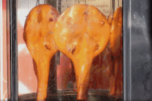 Món vịt tỳ bà độc lạ, kỳ công chế biến hơn 10 tiếng mới "ra lò" ở Hà Nội