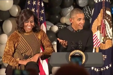 Vợ chồng Obama nhảy Michael Jackson trong lễ Halloween