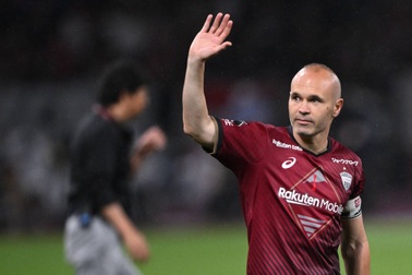 Đội bóng Thái Lan muốn mua danh thủ Iniesta