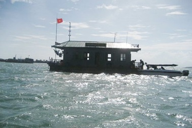 Nỗ lực tìm kiếm Đại úy Hải quân mất tích trên biển