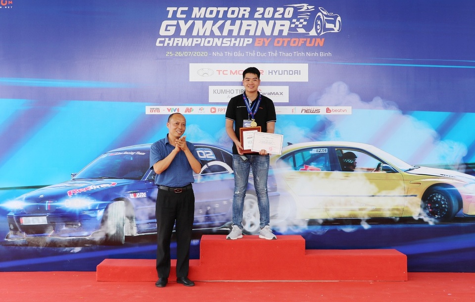 Giải ô tô thể thao Gymkhana Ninh Bình 2020 đã tìm được nhà vô địch - 2 Giải ô tô thể thao Gymkhana Ninh Bình 2020 đã tìm được nhà vô địch - 2