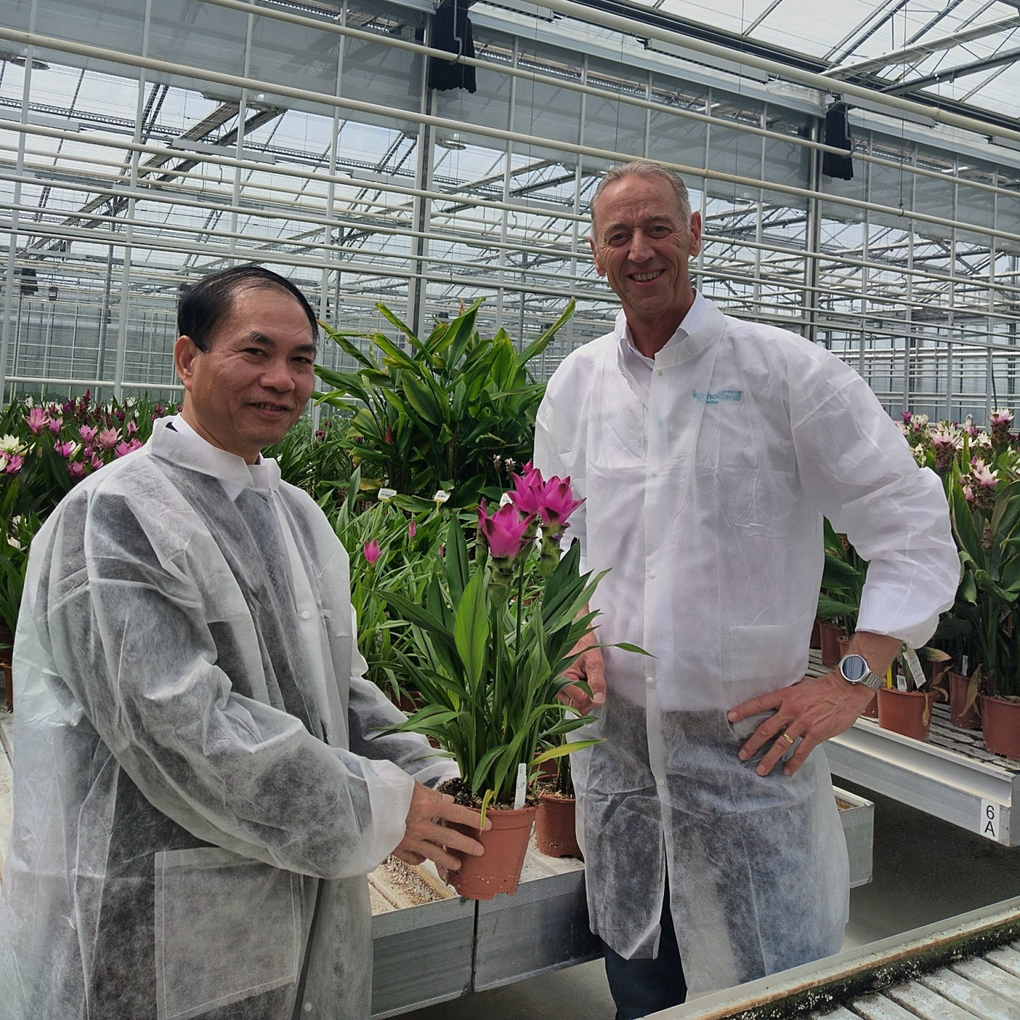 Sách Vương quốc Hà Lan từ góc nhìn của cựu đại sứ Phạm Việt Anh - 2 Sách Vương quốc Hà Lan từ góc nhìn của cựu đại sứ Phạm Việt Anh - 2