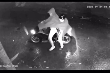 Điều tra nghi án nhà dân bị 2 đối tượng nổ súng lúc rạng sáng