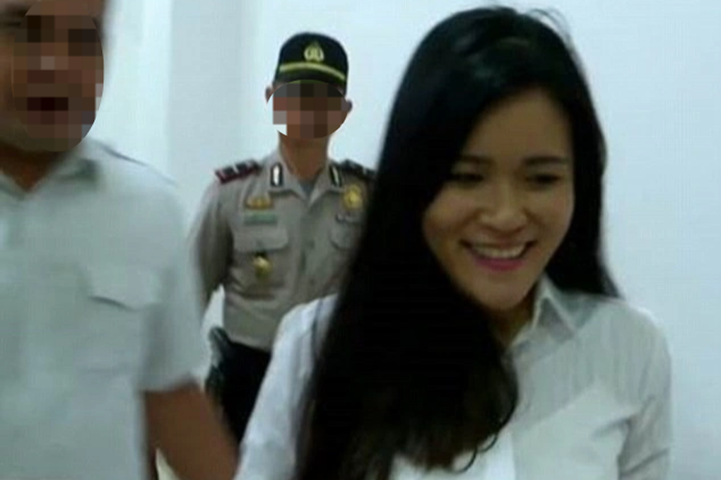 Âm mưu giết người bằng ly cà phê của cô tiểu thư giới siêu giàu - 2 Âm mưu giết người bằng ly cà phê của cô tiểu thư giới siêu giàu - 2