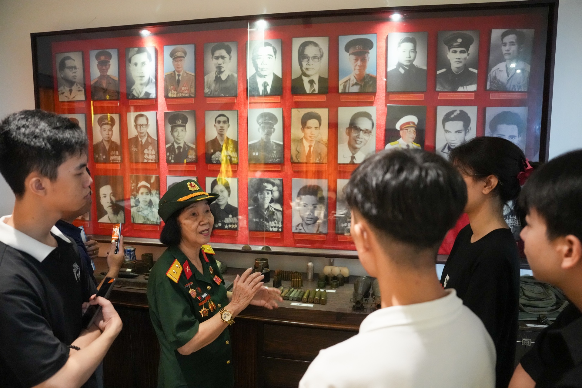 Chiến tranh làm tôi xa chồng, chiến tranh cũng đưa tôi gặp lại mẹ chồng - 10 Chiến tranh làm tôi xa chồng, chiến tranh cũng đưa tôi gặp lại mẹ chồng - 10