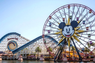 Điêu đứng vì Covid-19, Walt Disney sa thải 32.000 nhân viên