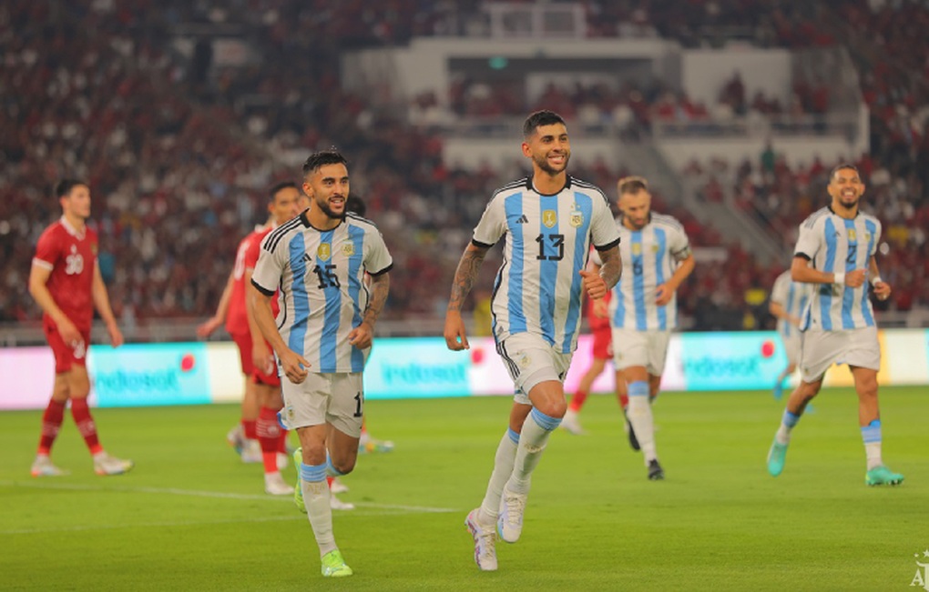 Paredes sút xa tuyệt đẹp, Argentina thắng dễ dàng Indonesia - 2 Paredes sút xa tuyệt đẹp, Argentina thắng dễ dàng Indonesia - 2