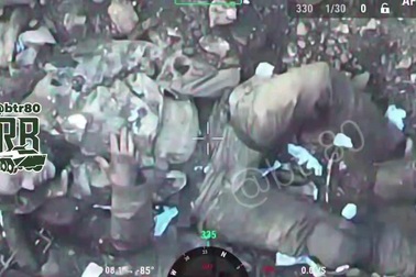 UAV Nga hạ gục hàng loạt binh sĩ Ukraine dưới chiến hào ở Pokrovsk