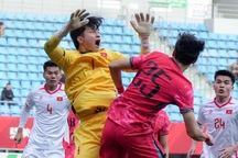 Báo Hàn Quốc ngỡ ngàng khi đội nhà suýt thua U22 Việt Nam