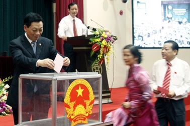 Lãnh đạo có thể xin từ chức nếu tín nhiệm thấp