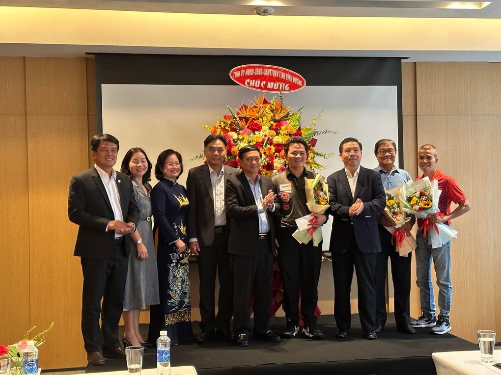 Nhà vô địch thế giới Bao Phương Vinh: Tôi chỉ đặt mục tiêu vào tứ kết - 1 Nhà vô địch thế giới Bao Phương Vinh: Tôi chỉ đặt mục tiêu vào tứ kết - 1
