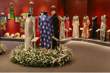 Bảo tàng áo dài thu hút du khách tại triển lãm di sản