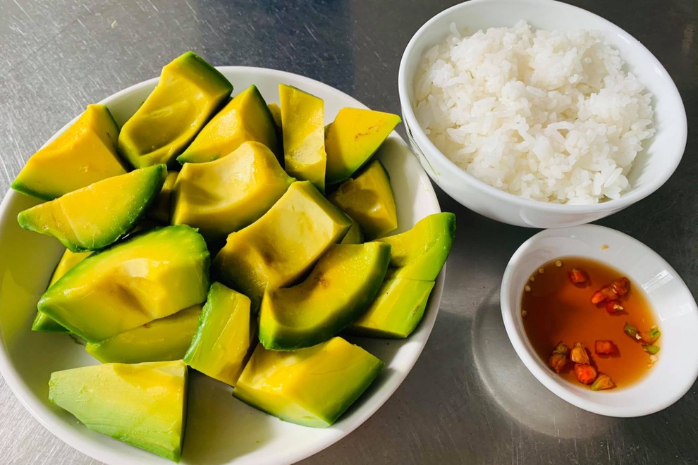 Lạ lùng món cơm với bơ dễ gây nghiện ở vùng đất đỏ Bazan - 4 Lạ lùng món cơm với bơ dễ gây nghiện ở vùng đất đỏ Bazan - 4