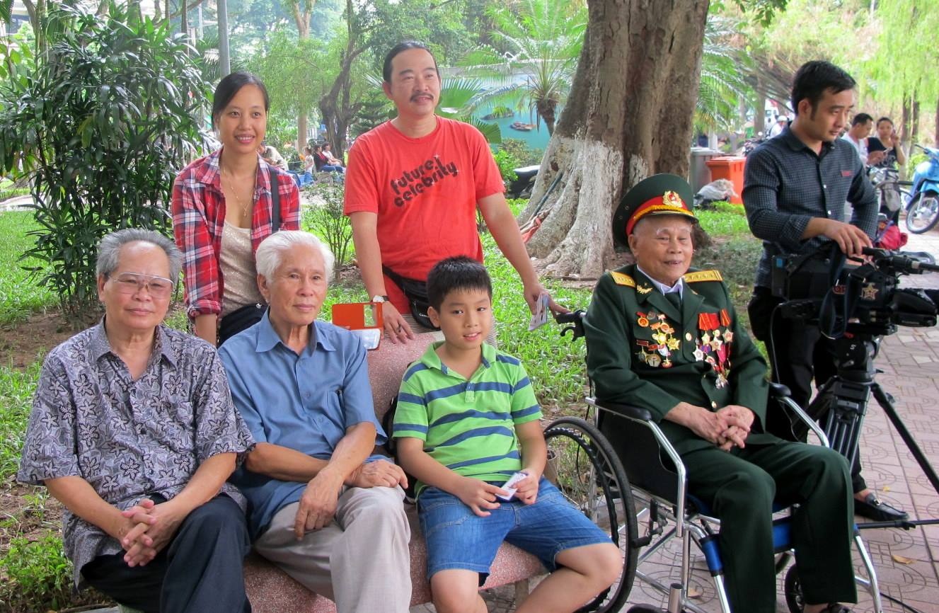 Mỗi người một chiến trận, 5 anh em hội ngộ kỳ diệu khi về giải phóng Thủ đô - 10 Mỗi người một chiến trận, 5 anh em hội ngộ kỳ diệu khi về giải phóng Thủ đô - 10