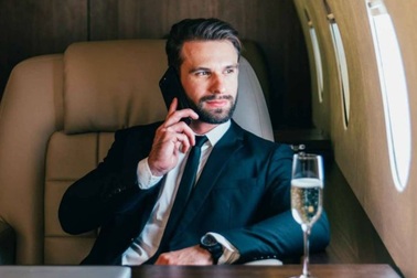 Những thú tiêu tiền kì lạ của giới siêu giàu