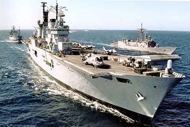 Quân đội Anh rao bán cả tàu sân bay với giá “bèo”