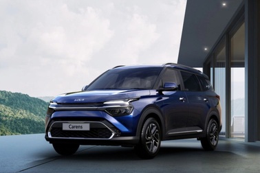 Kia Carens thế hệ mới trình làng: Xe gia đình trong hình dáng SUV