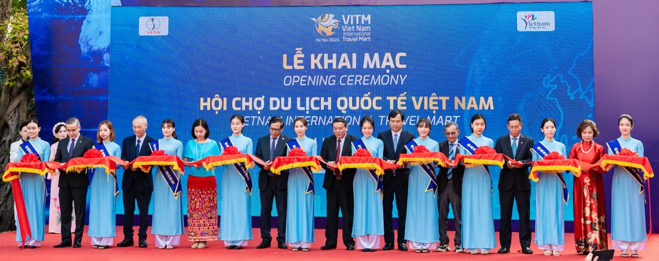 Người Hà Nội săn tour giá rẻ tại Hội chợ du lịch lớn nhất năm - 3 Người Hà Nội săn tour giá rẻ tại Hội chợ du lịch lớn nhất năm - 3